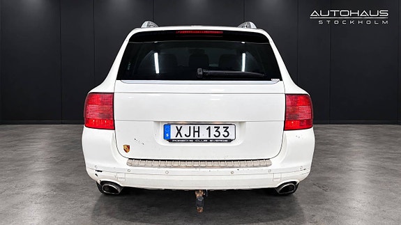 Porsche Cayenne 5 of 21