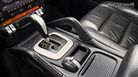 Porsche Cayenne 18 of 21