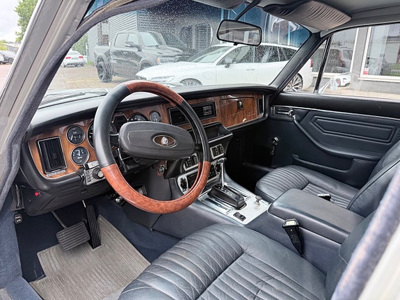 Jaguar XJ 10 of 11