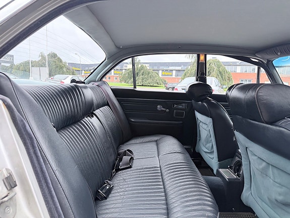 Jaguar XJ 6 of 11