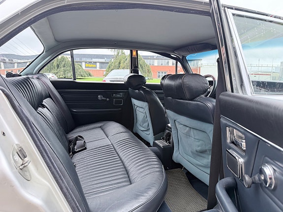 Jaguar XJ 5 of 11