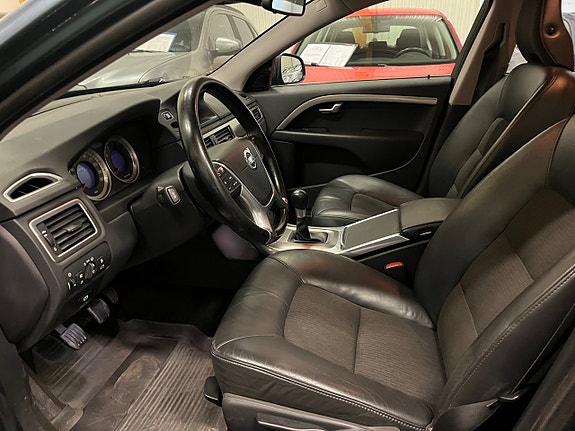 Volvo V70 12 of 14
