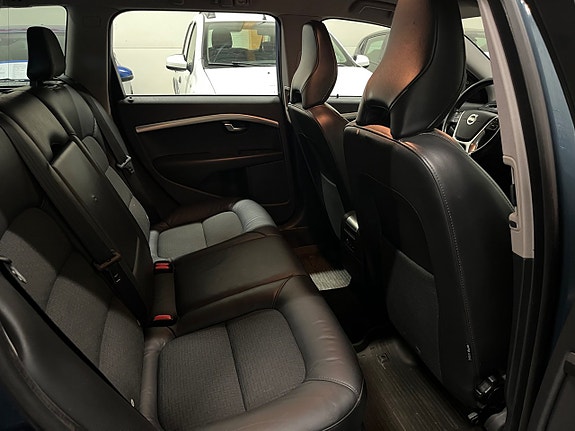 Volvo V70 9 of 14