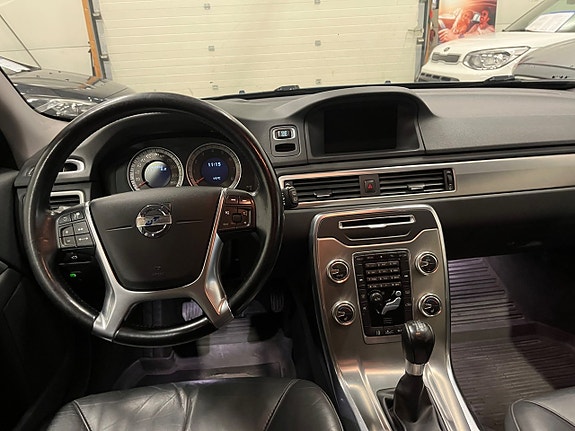 Volvo V70 11 of 14