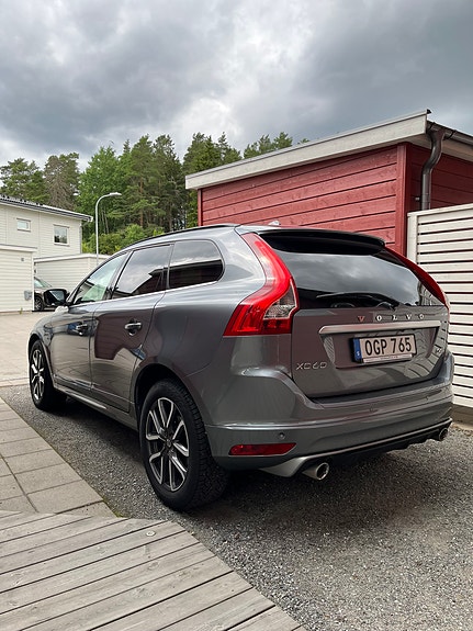 Volvo XC60 2 of 6