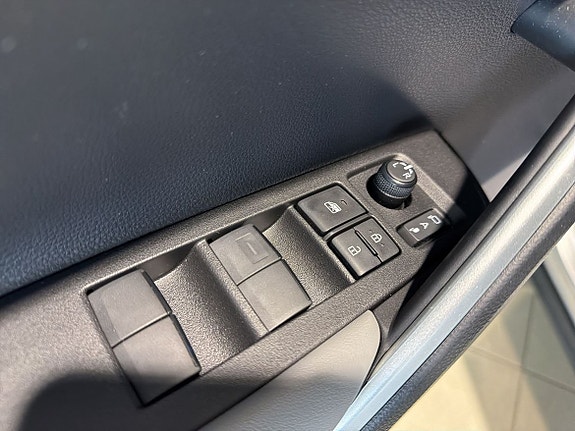 Toyota Corolla Cross 25 of 25