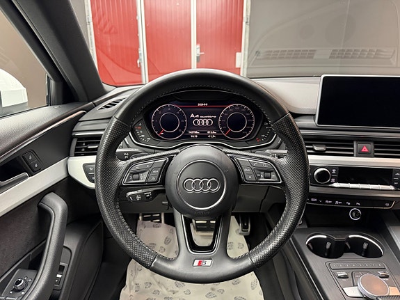 Audi A4 14 of 30