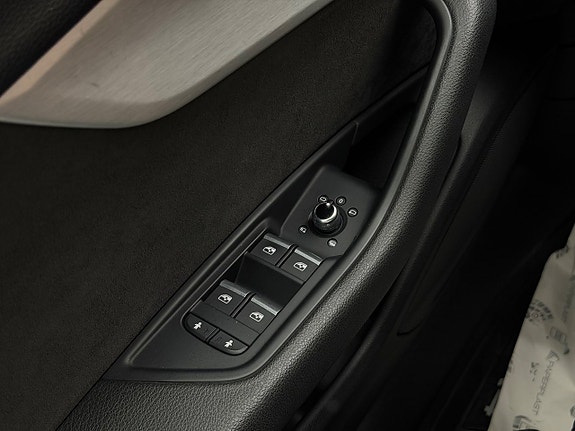Audi A4 28 of 30
