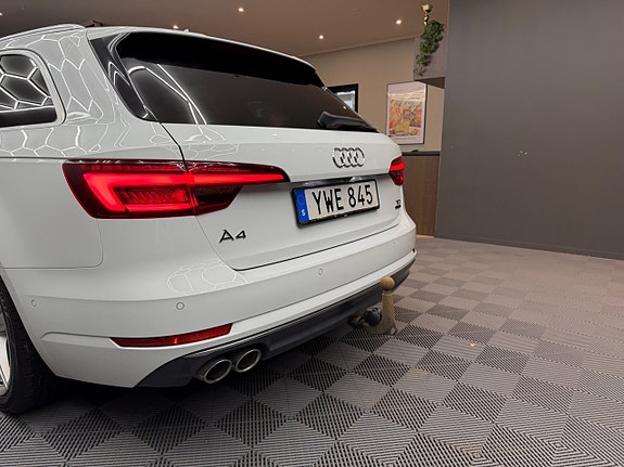 Audi A4 20 of 30