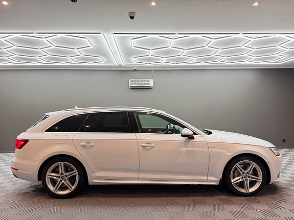 Audi A4 6 of 30