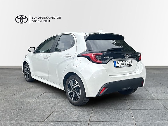 Toyota Yaris 3 of 11