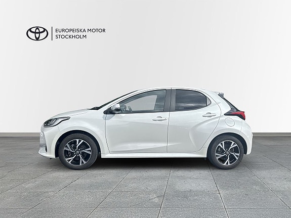 Toyota Yaris 4 of 11
