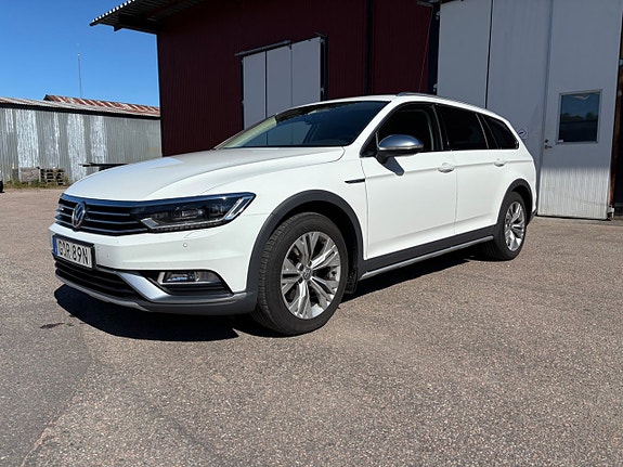 Volkswagen Passat Alltrack 4 of 10