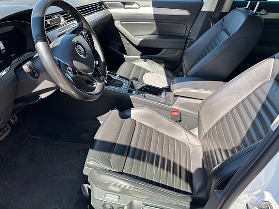 Volkswagen Passat Alltrack 9 of 10
