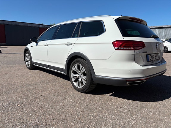 Volkswagen Passat Alltrack 6 of 10
