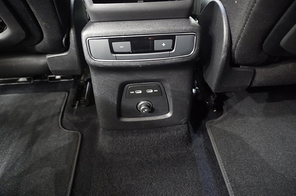 Audi Q4 e-tron 12 of 14