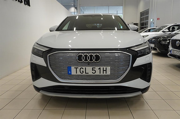 Audi Q4 e-tron 6 of 14