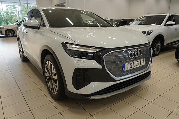 Audi Q4 e-tron 7 of 14