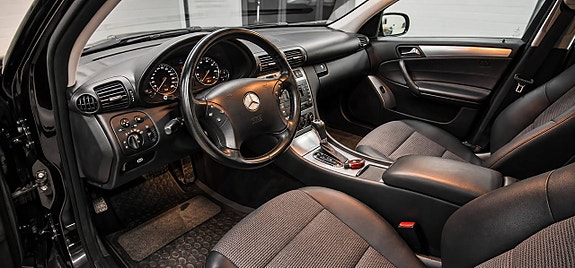 Mercedes-Benz C180 9 of 18