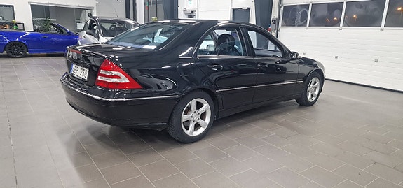Mercedes-Benz C180 5 of 18