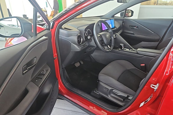 Toyota C-HR 12 of 18