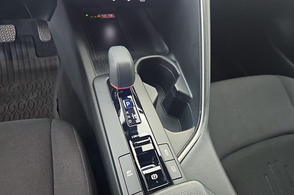 Toyota C-HR 14 of 18