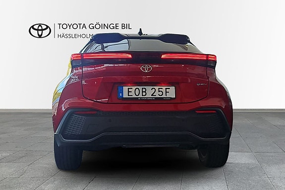 Toyota C-HR 4 of 18