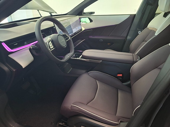 Mazda CX-6e 5 of 8