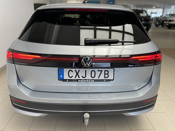 Volkswagen Passat 9 of 22