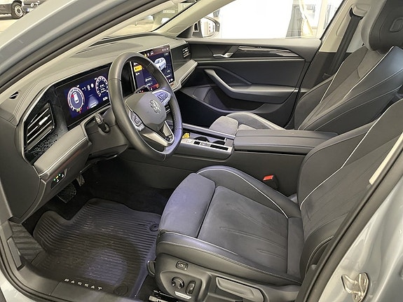 Volkswagen Passat 13 of 22