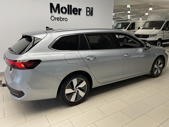 Volkswagen Passat 7 of 22