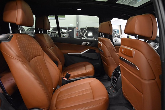 BMW X7 14 of 30