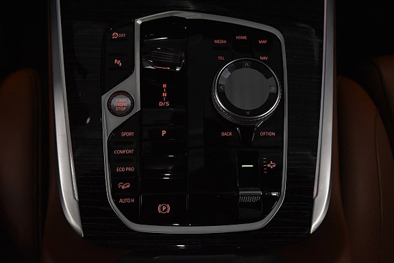 BMW X7 25 of 30