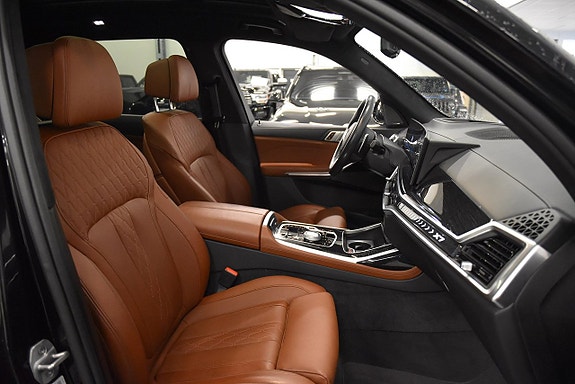BMW X7 12 of 30