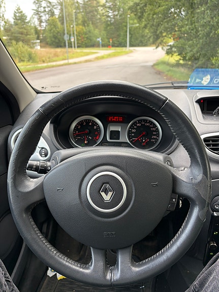 Renault Clio 6 of 7