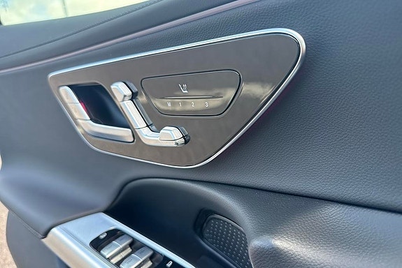 Mercedes-Benz E300 e 14 of 17