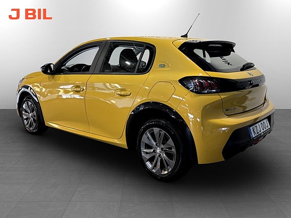 Peugeot e-208 3 of 15