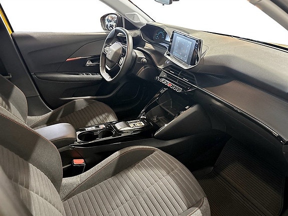 Peugeot e-208 11 of 15