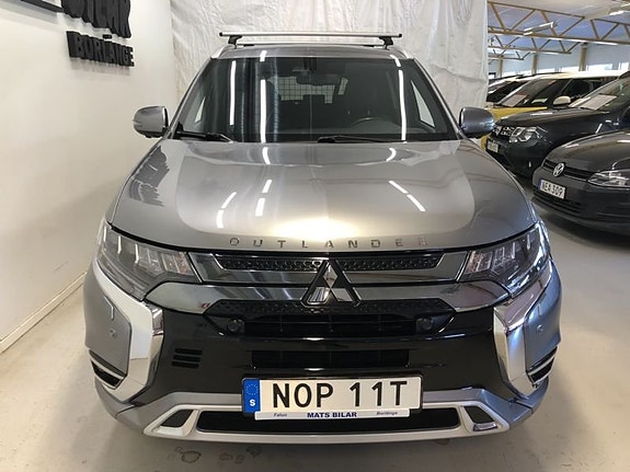 Mitsubishi Outlander 2 of 9