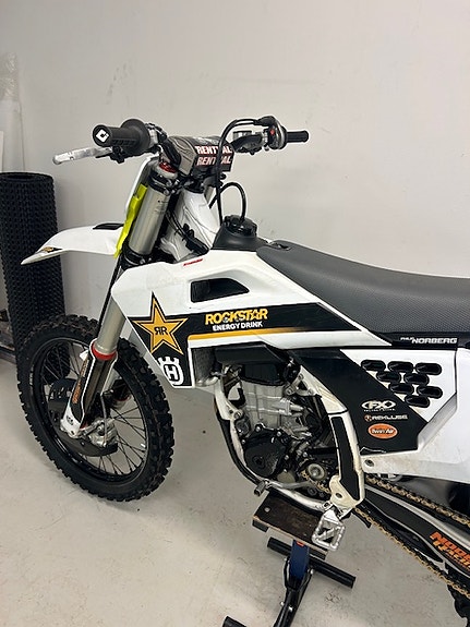 Husqvarna FC 450 Rockstar Factory Edition 4 of 6