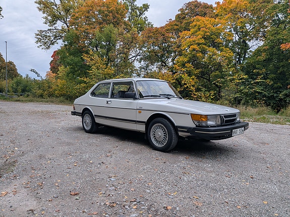 Saab 900 8 of 14