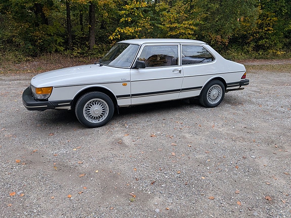 Saab 900 2 of 14