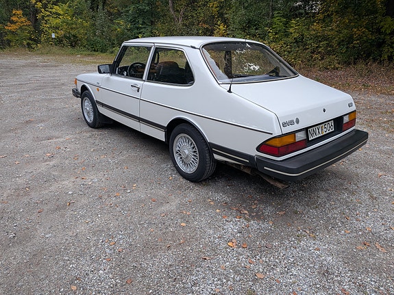 Saab 900 4 of 14