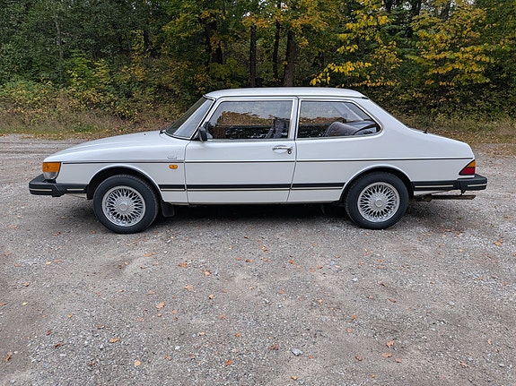 Saab 900 3 of 14