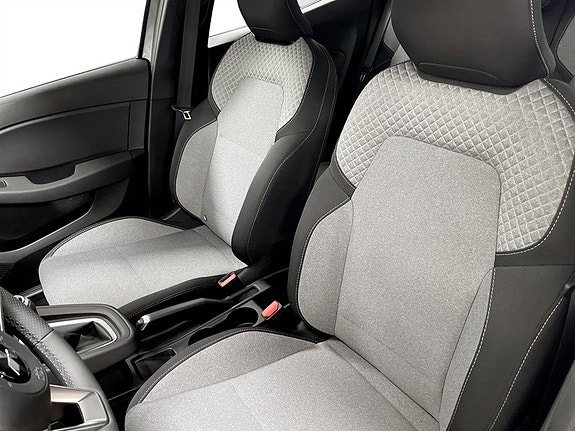 Mitsubishi Colt 10 of 15