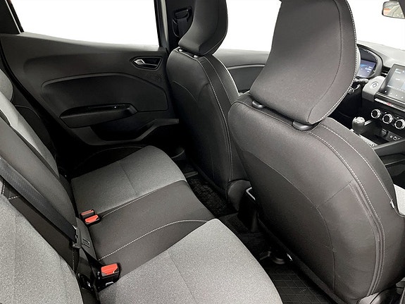 Mitsubishi Colt 7 of 15