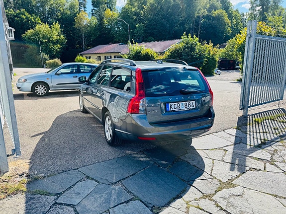 Volvo V50 4 of 23
