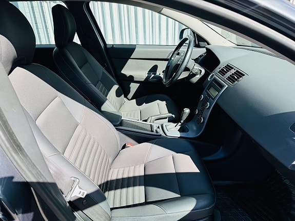 Volvo V50 5 of 23