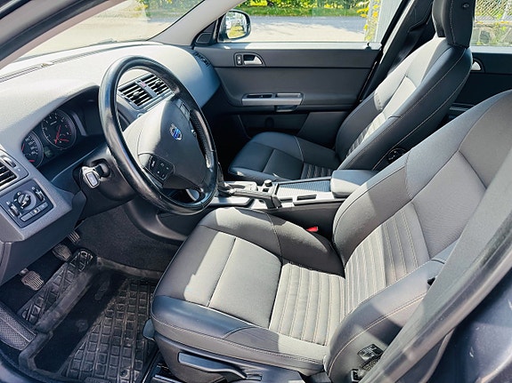 Volvo V50 8 of 23
