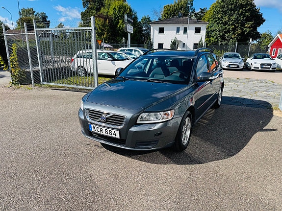 Volvo V50 2 of 23